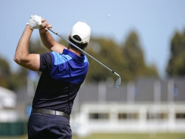 Những chấn thương thường gặp khi chơi golf là gì?