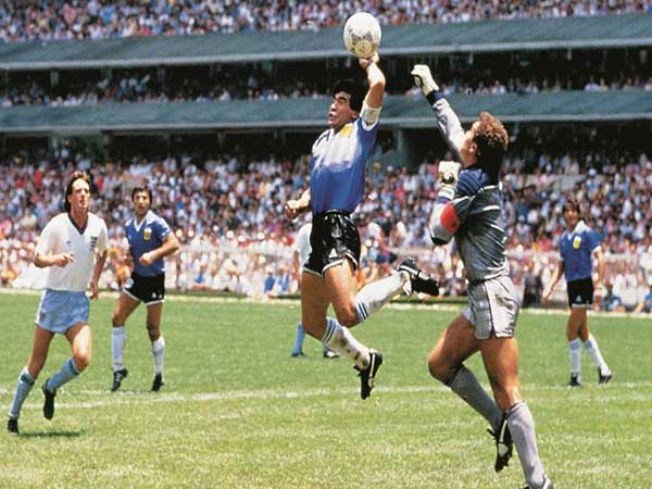 Những bàn thắng đẹp nhất mọi thời đại của Diego Maradona