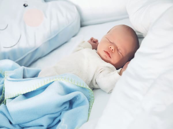 6 tư thế ngủ của trẻ thông minh bố mẹ cần biết