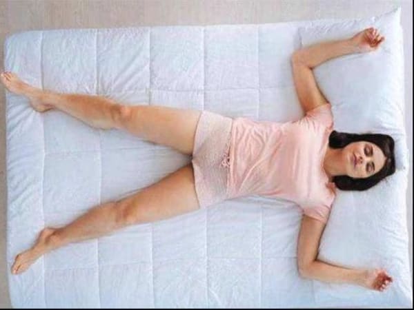 Tư thế ngủ giảm mỡ chân, bài tập chân đơn giản trước khi ngủ
