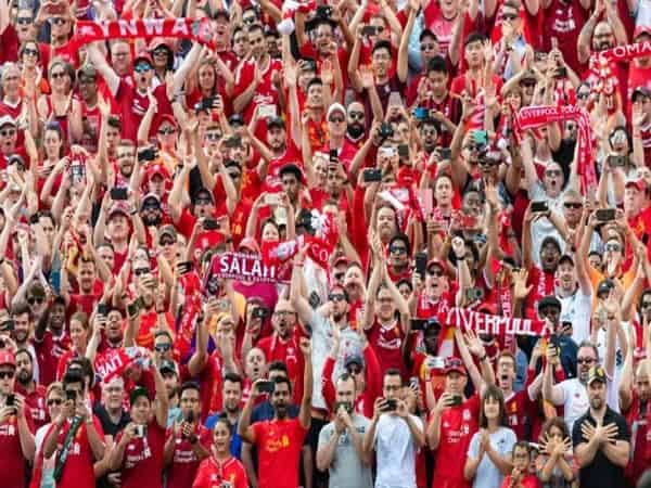 Bản sắc độc đáo của cộng đồng fan Liverpool – “The Kop” là ai?