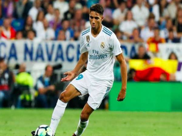 Hakimi với chiếc áo số 19 ở Real Madrid
