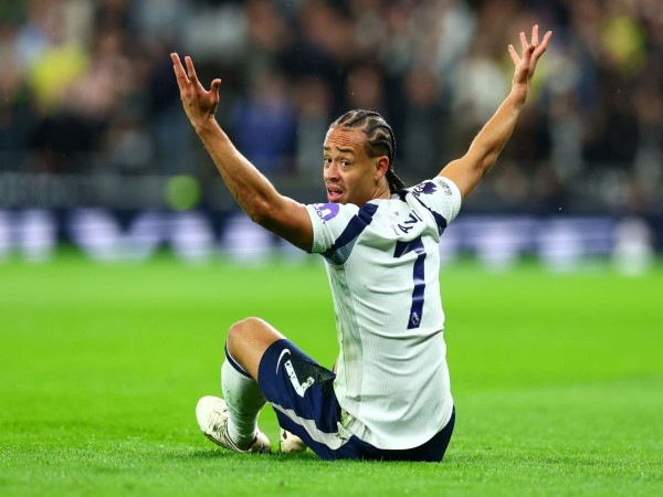 Tottenham có sai lầm khi đặt kỳ vọng vào Simons? Tottenham có sai lầm khi đặt kỳ vọng vào Simons?